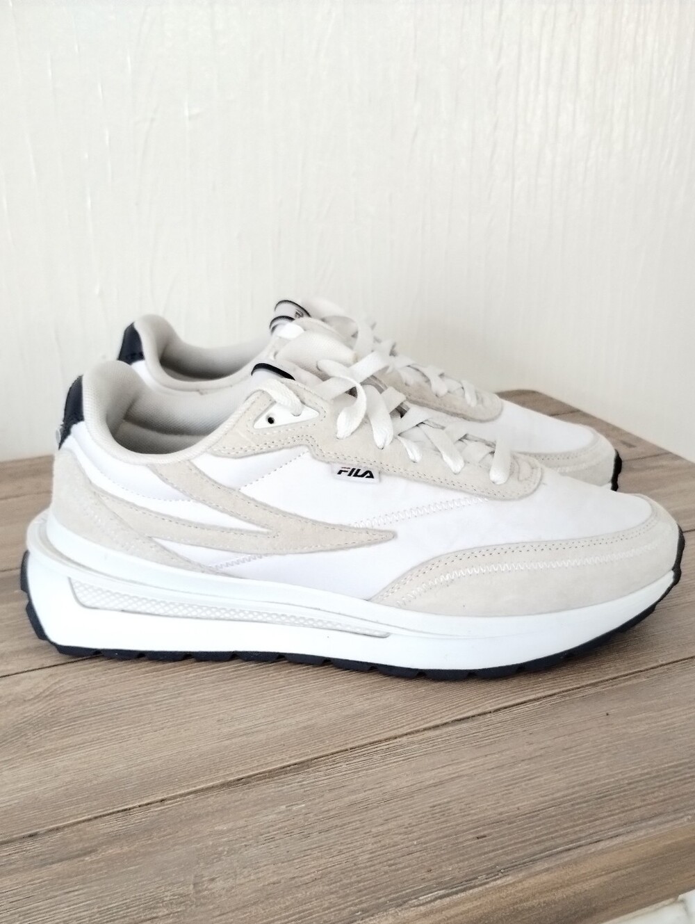 Fila Rennos 90s White & Beige Retro Sneakers